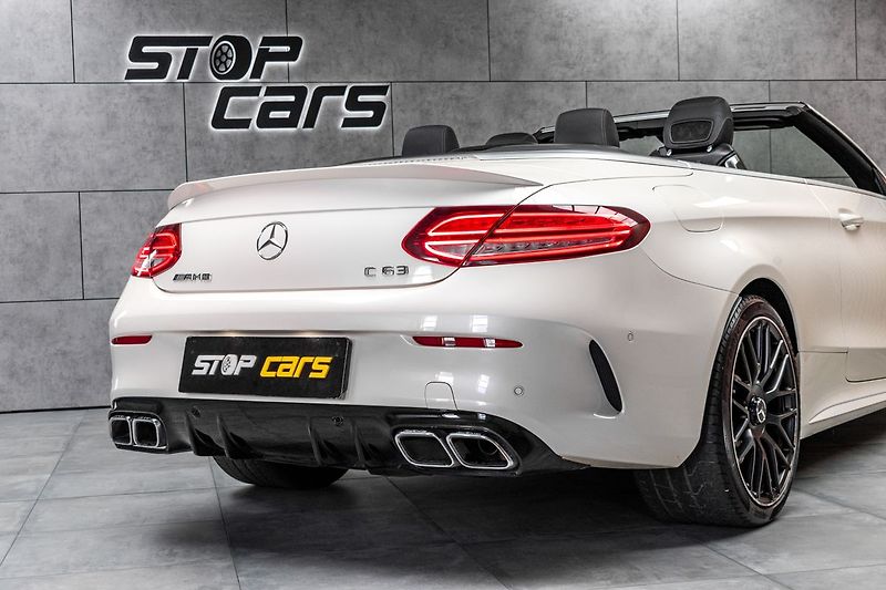 Mercedes-Benz Třídy C C63 AMG V8 BURMESTER*NAPPA*DPH - fotka 38 z 51