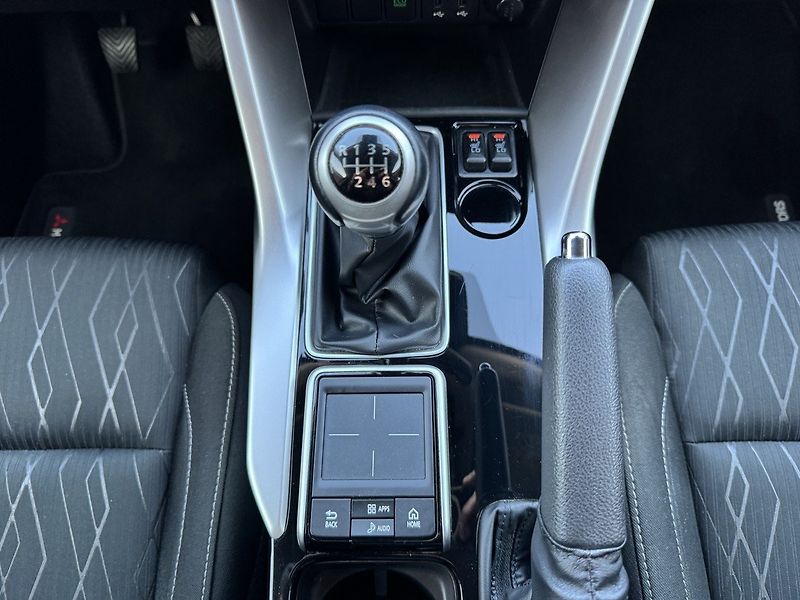 Mitsubishi Eclipse Cross (2019) 1.5 T-Mivec LED Blis Kamera - fotka 9 z 50