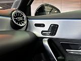 Mercedes-Benz Třídy A (2023) A 200 D - náhled 26