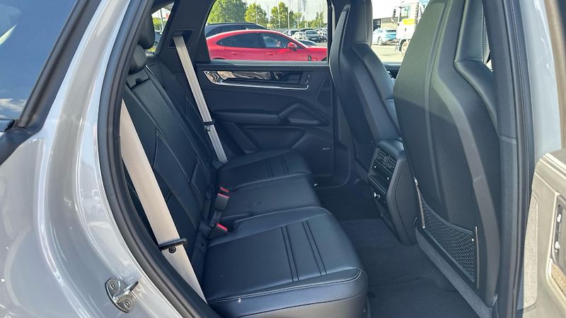 Porsche Cayenne S - fotka 29 z 30
