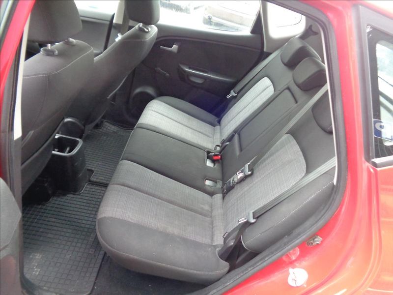 Kia Venga 1,4 - fotka 10 z 13