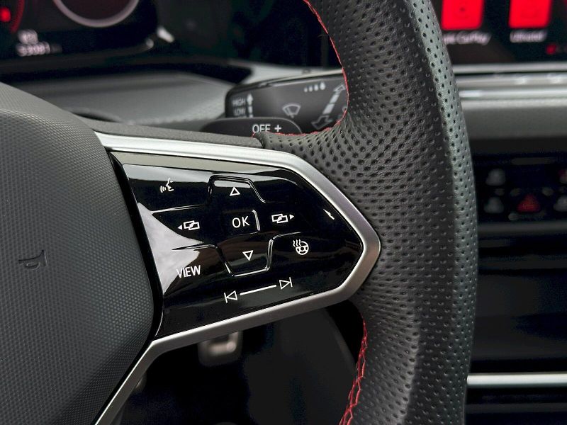 Volkswagen Golf (2023) 2.0 TSI GTI Clubsport 221 kW D - fotka 8 z 24