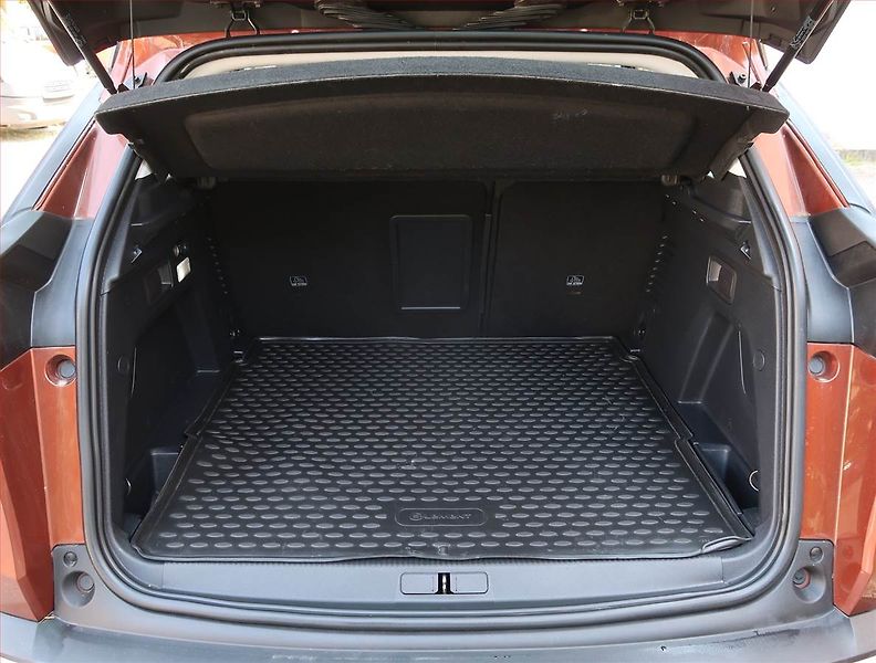 Peugeot 3008 (2018) 1.6 BlueHDi, Serv.kniha - fotka 13 z 18