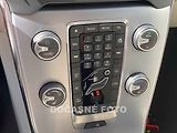 Volvo V40 (2017) 2.0 D2, LED, kamera - náhled 13
