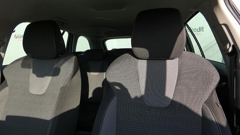 Škoda Octavia Combi 2,0 TDI Ambition - fotka 7 z 20