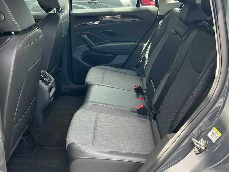 Volkswagen Tiguan (2025) 1.5 eTSI 7DSG Life - fotka 26 z 35