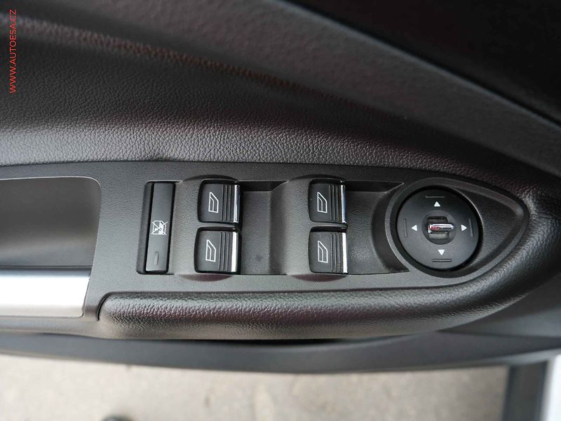 Ford Kuga (2013) 2.0 TDCi, AC, tempo - fotka 16 z 19