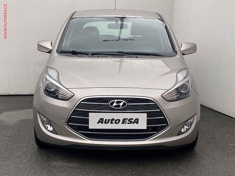 Hyundai ix20 (2016) 1.6 GDi, ČR, AT, park.čidla - fotka 2 z 18