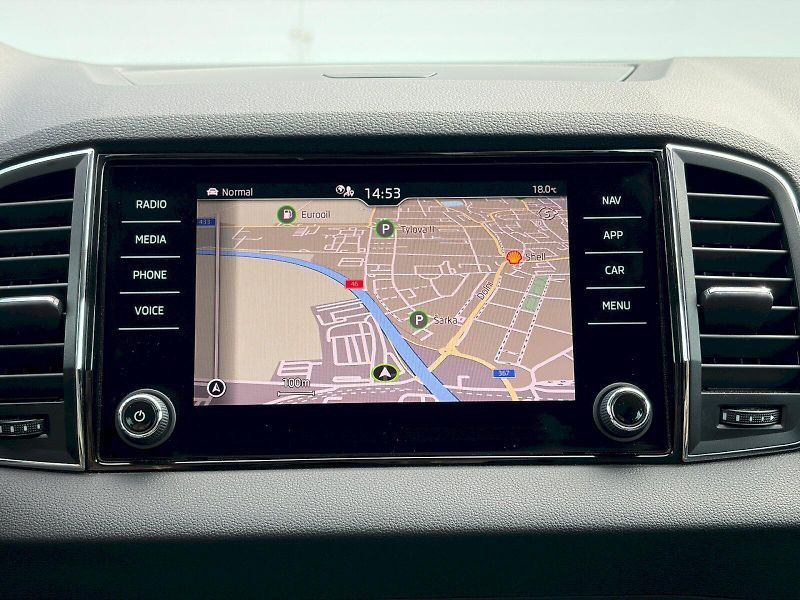 Škoda Karoq (2020) DSG 1.5 TSI / 110 kW / STYLE - fotka 26 z 35