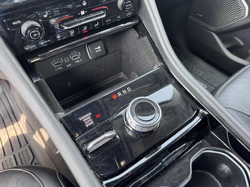 Jeep Grand Cherokee 3.6 V6 L, 6 míst, 4x4 - fotka 43 z 50
