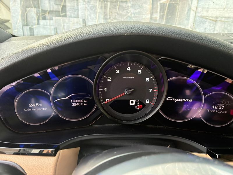 Porsche Cayenne (2019) 3.0, 250KW, 4x4, 360°, KEYLESS - fotka 15 z 38