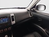 Mitsubishi Outlander (2011) 2.2 DI-D, 4X4, 7 míst - náhled 8