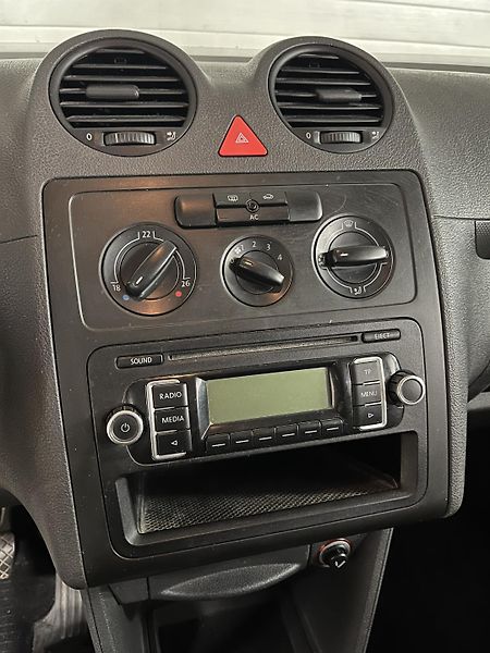Volkswagen Caddy (2010) - fotka 14 z 20