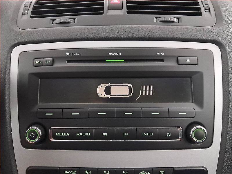 Škoda Octavia (2012) 1.4 TSI, Serv.kniha, Tempomat - fotka 14 z 15