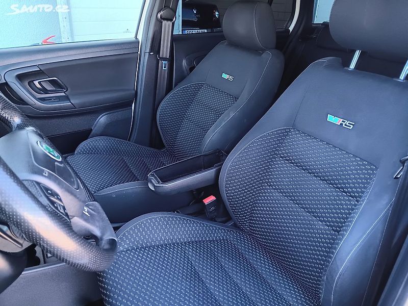 Škoda Fabia 1.4 TSI 132kW RS - fotka 11 z 28