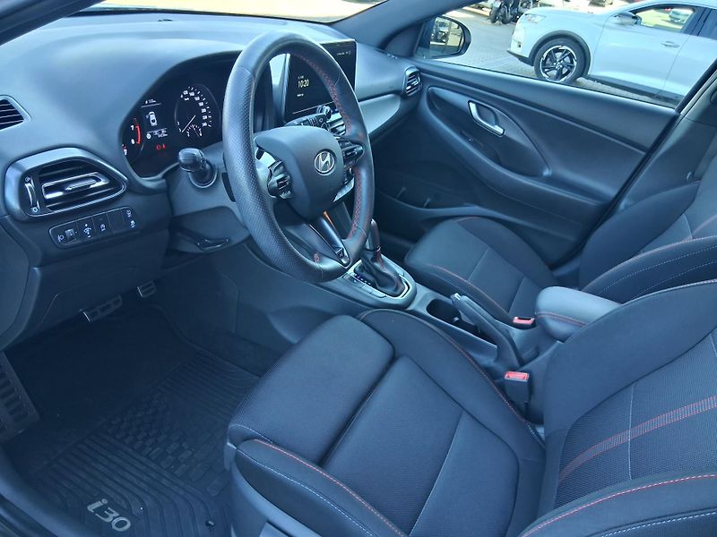 Hyundai i30 N-LINE 1.5 T-GDi 117 kW - fotka 10 z 26