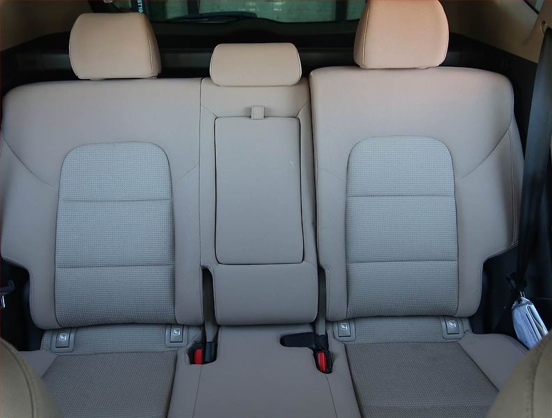Hyundai Tucson (2018) Comfort 1.6 GDI, Serv.kniha - fotka 10 z 19