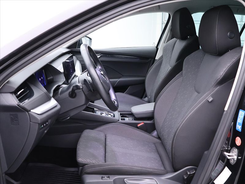 Škoda Octavia 2,0 TDI DSG Clever Matrix DPH - fotka 10 z 29