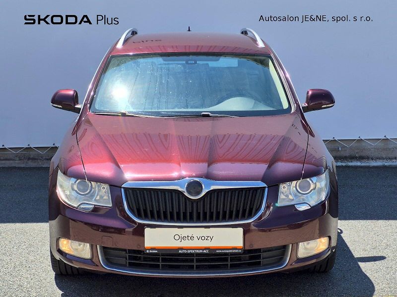 Škoda Superb (2010) Elegance 2.0 TDI 103kW Combi - fotka 4 z 22