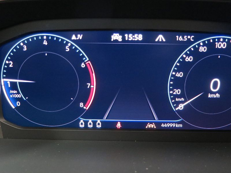 Volkswagen T-Roc (2020) 1.5TSI,klima,výhřev,2xkola - fotka 6 z 30