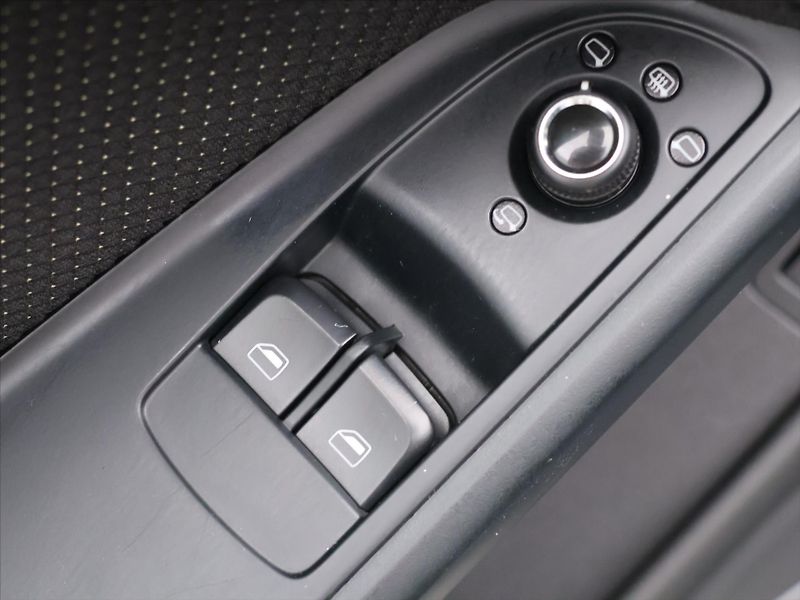 Audi A5 2,7 TDI 140kW S-Line Bang&Oluf - fotka 16 z 32