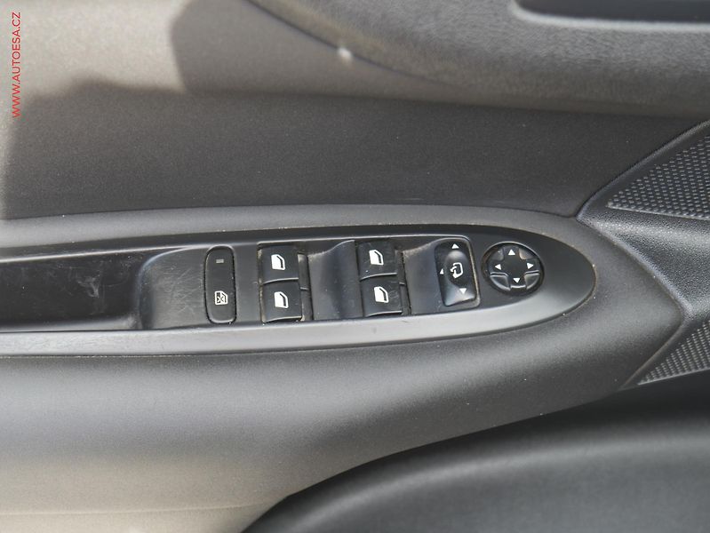 Citroën C4 (2011) 1.6  i, ČR, AC, temp - fotka 11 z 15