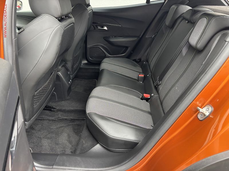 Peugeot 2008 (2020) 1.2 PT, GT Line, LED, navi - fotka 12 z 20
