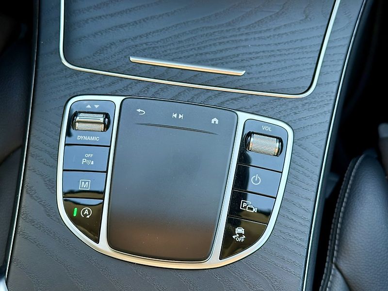 Mercedes-Benz GLC (2021) 220 d 4MATIC SUV - fotka 19 z 46