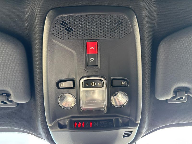 Peugeot 2008 STYLE PureTech 100 S&S MAN6 - fotka 19 z 22