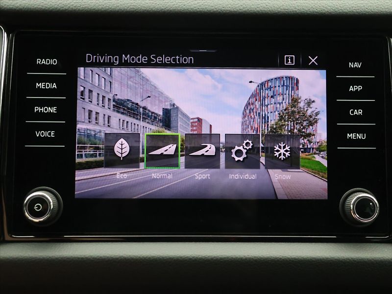 Škoda Kodiaq 2,0 TDI 147kW DSG Style+ DPH - fotka 25 z 37