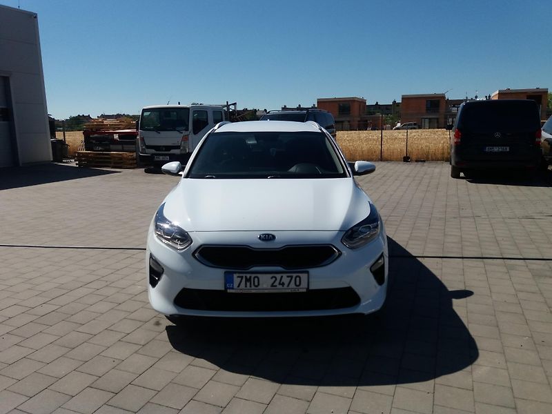Kia Ceed 1.6CRDi,100kW,1.MAJITEL-ČR!! - fotka 2 z 29