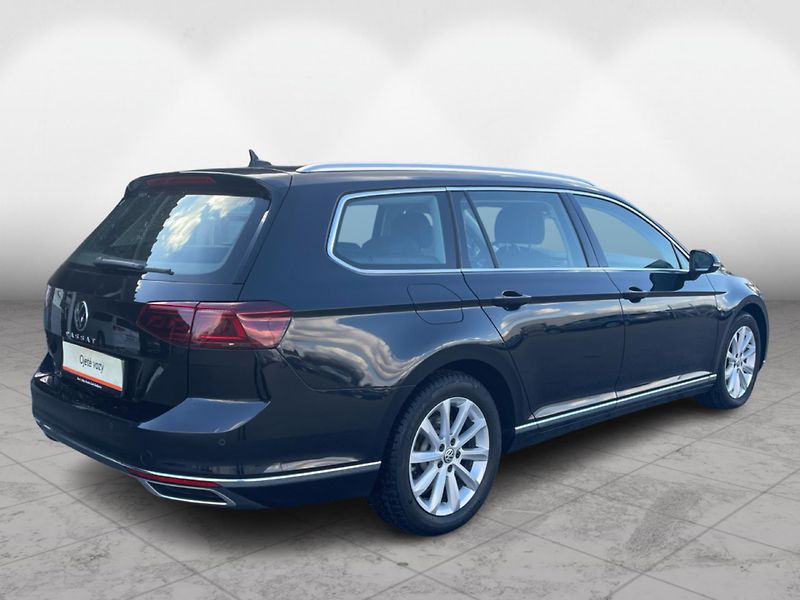Volkswagen Passat Elegance 2.0 TDI 110 kW DSG Va - fotka 2 z 29
