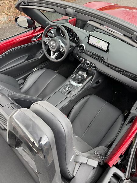 Mazda MX-5 1,5i 97kW NAVIGACE   - fotka 13 z 15