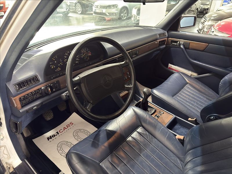 Mercedes-Benz Třídy S 3,0   SE 300 W126 V6 ŠPANĚLSKO - fotka 7 z 37