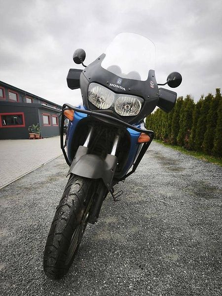 Honda XL 1000 V Varadero (2002) - fotka 8 z 15