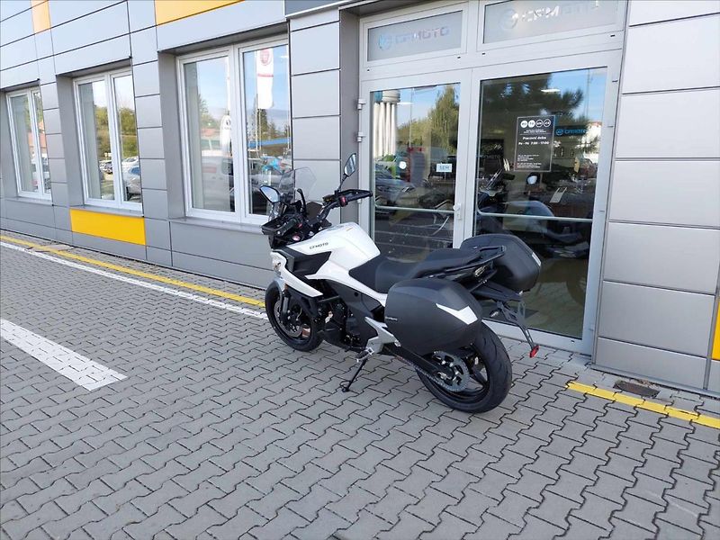 CFMOTO (2023) 700MT Premium  EU5 - fotka 6 z 6