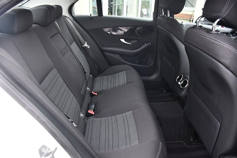 Mercedes-Benz Třídy C 200d PRAV. SERVIS MB 2xPNEU - fotka 17 z 55