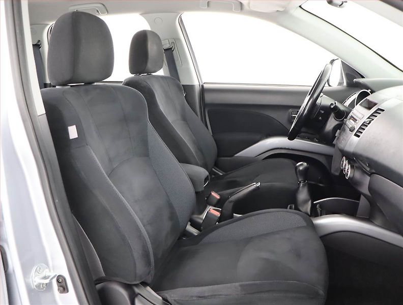 Mitsubishi Outlander (2009) 2.4 MIVEC, LPG, Tempomat - fotka 9 z 19