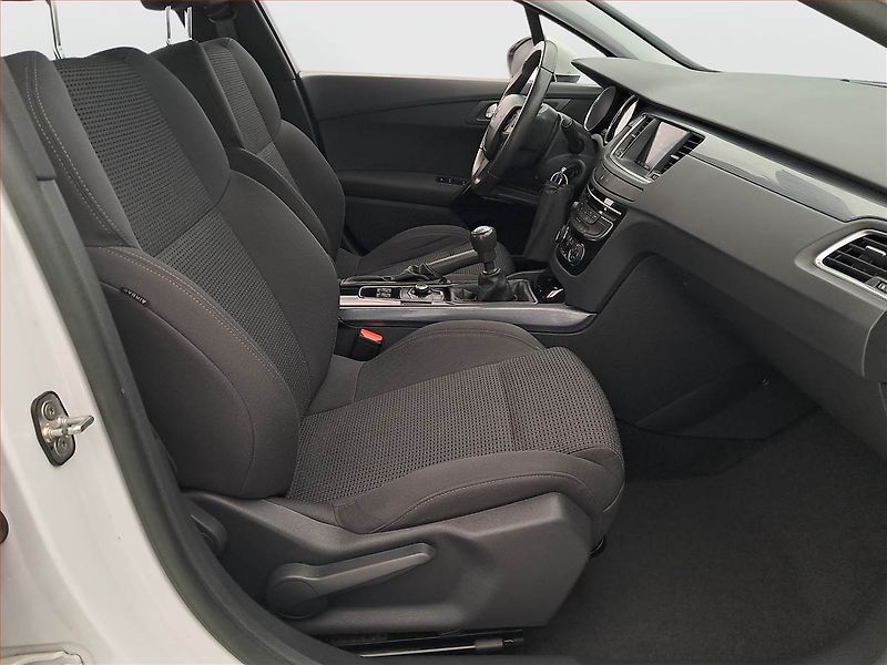 Peugeot 508 (2013) 2.0 HDi, Navi, Tempomat - fotka 9 z 19