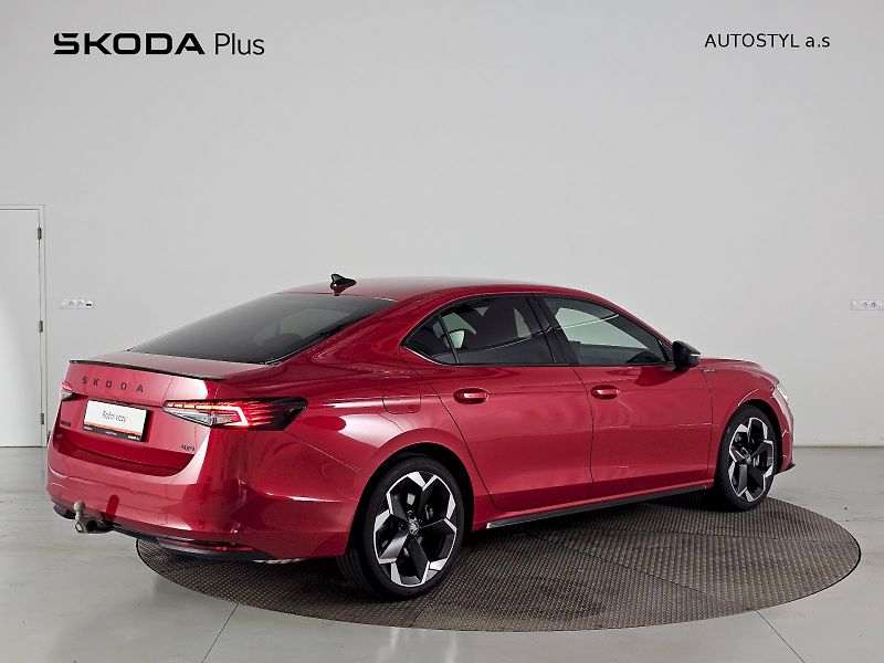Škoda Superb (2025) 2.0TSi 195kW 4X4 SPORTLINE WEB - fotka 2 z 30