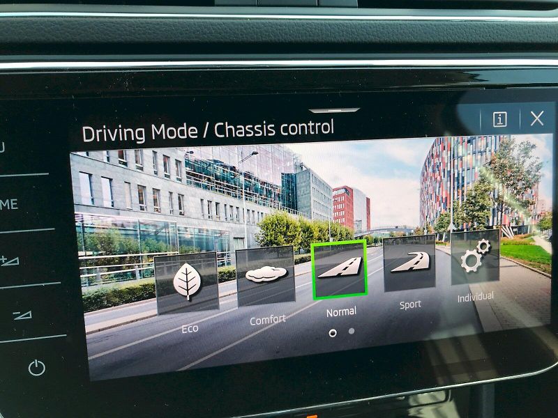 Škoda Superb (2022) COM IV L K TS 1.4 A6F - fotka 27 z 29