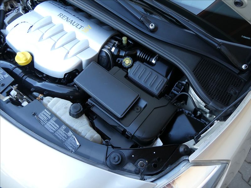 Renault Clio 1,6 i16V automat,serviska,závě - fotka 39 z 47