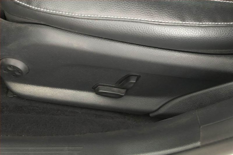 Mercedes-Benz Třídy E (2018) E 220 d 4MATIC - fotka 18 z 21