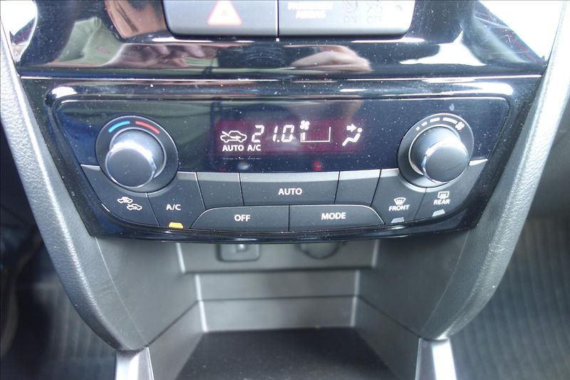 Suzuki Vitara 1,4 BJet,ČR,SERV.KN.,ELEGANCE. - fotka 25 z 40