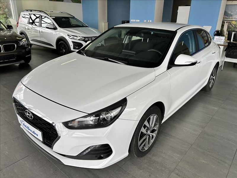 Hyundai i30 1,0   TGDI 88kW,FASTBACK,ČR,1. - fotka 3 z 22