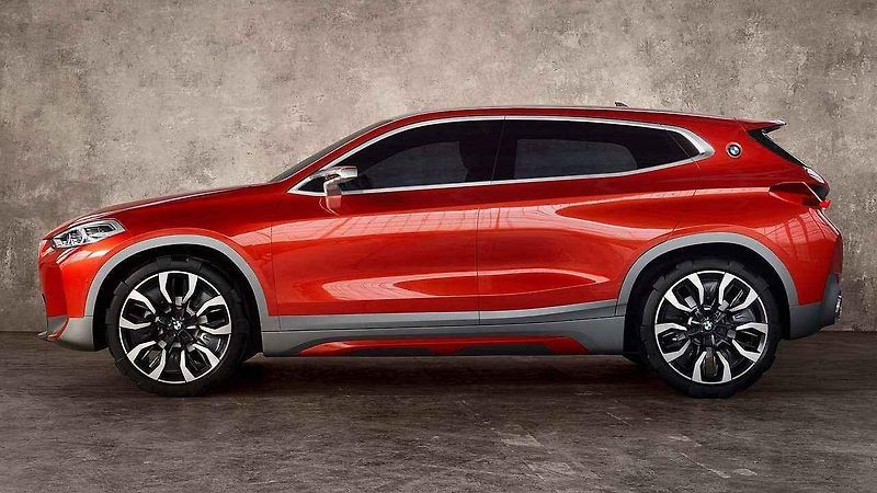 Maskovaný prototyp BMW X2.