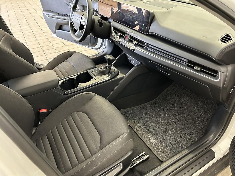 Kia K4 1.6 T-GDi EXCLUSIVE 110 KW (20 - fotka 25 z 29