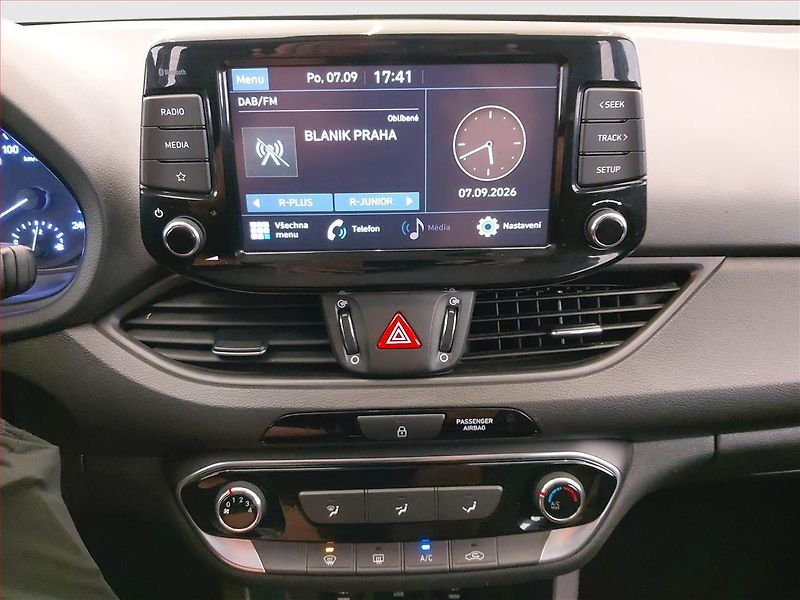 Hyundai i30 (2020) 1.6 CRDi, ČR,1.maj, Serv.kniha - fotka 12 z 17