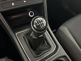 Volkswagen Touran 1,2   TSI 81kW,2.MAJ,SERVISKA - náhled 17