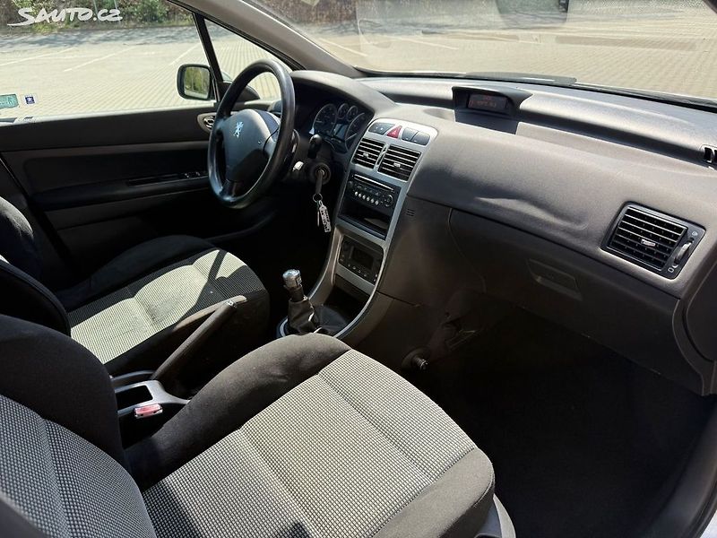 Peugeot 307 1.6, 66kw, Nová STK - fotka 9 z 20